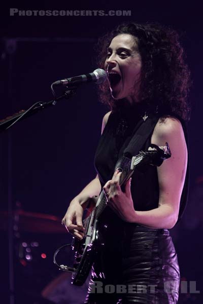 ST VINCENT - 2012-07-09 - PARIS - Salle Pleyel - 